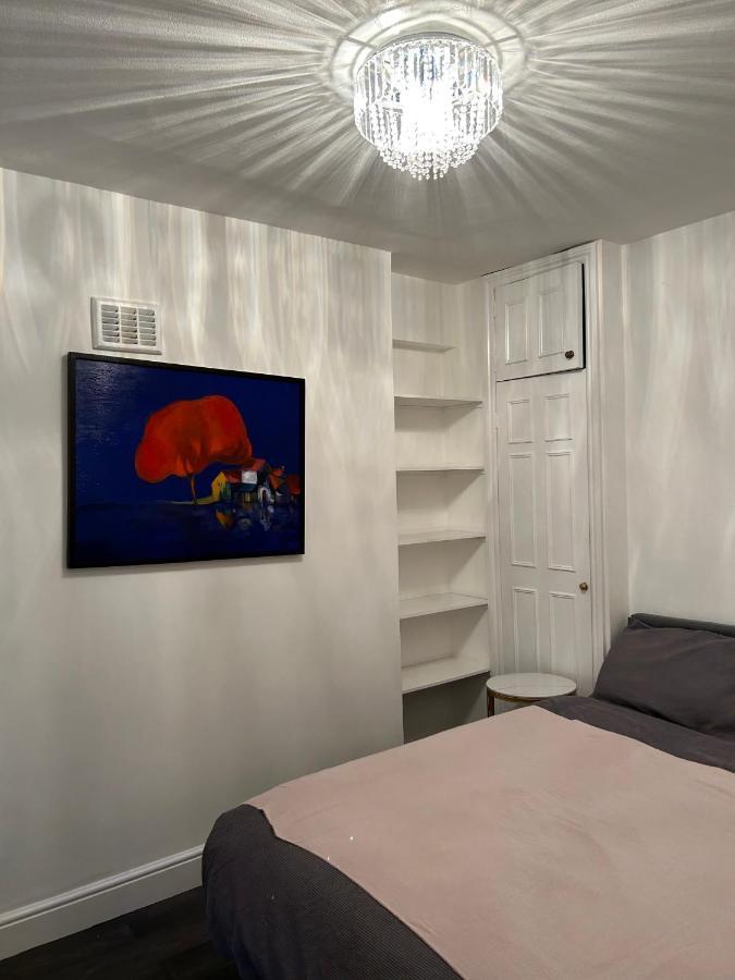 West Kensington Apartment London Exterior photo